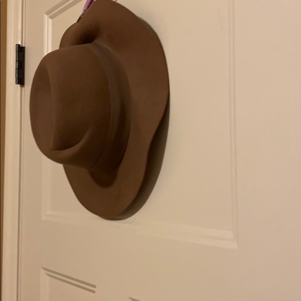 Hat - Picture 3 of 3